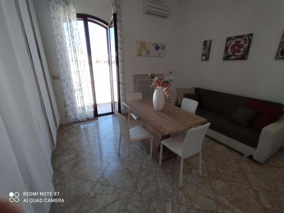 Via Marzano 67 Hotel Porto Cesareo Buitenkant foto