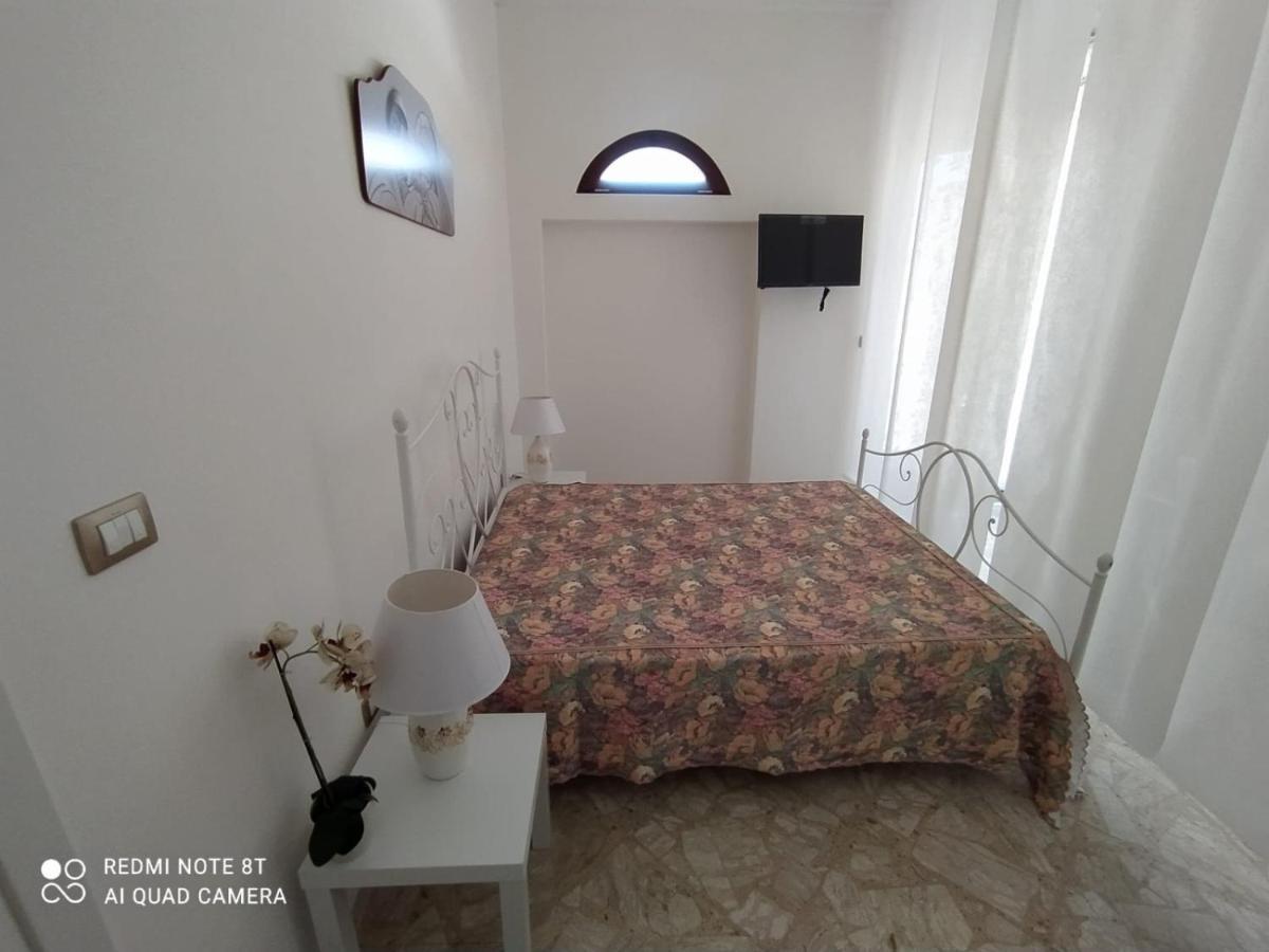 Via Marzano 67 Hotel Porto Cesareo Buitenkant foto